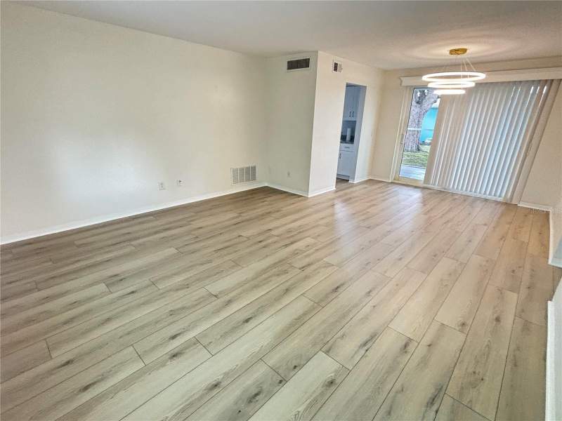 2 bedroom Single Family Residence at 2069 Shadow Lane, Greenbriar, Clearwater — photo 5