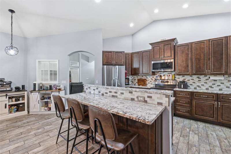 4 bedroom Single Family Residence at 12020 Running Fox Circle, Riverglen Unit 3, Riverview — photo 3