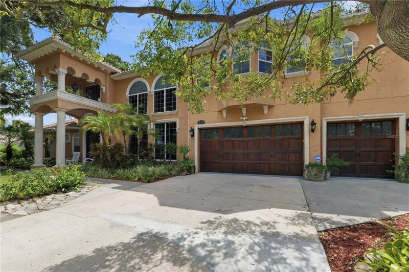 5 bedroom Single Family Residence at 10307 Reclinata Lane, Carrollwood Sub Unit 22A, Tampa — photo 4