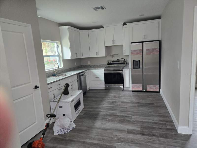 4 bedroom Single Family Residence at 701 E Linebaugh Avenue, North Side Homes, Tampa — photo 2