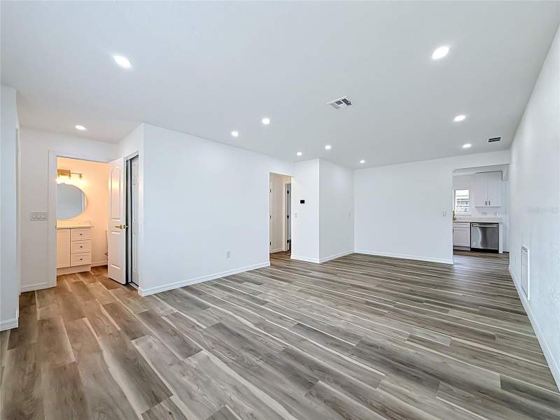 1 bedroom Villa at 8454 AUSTIN, VENDOME VILLAGE, PINELLAS PARK — photo 4