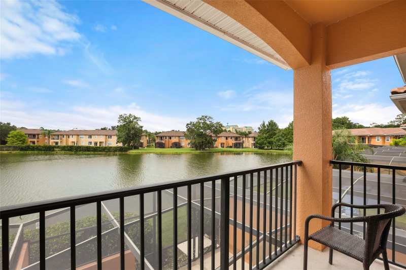 2 bedroom Townhouse at 2702 Corvette Lane, Regal Oaks At Old Town, Kissimmee — photo 1