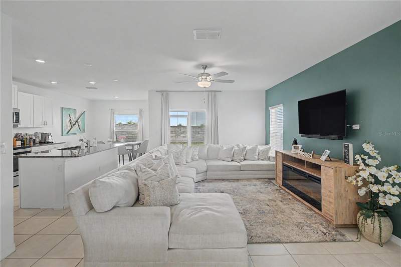 4 bedroom Single Family Residence at 6357 Beverly Hills Drive, Abbott Square, Zephyrhills — photo 2