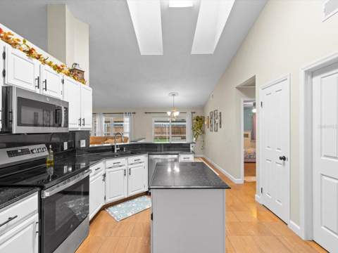 5416 Windbrush Drive, Tampa FL - photo 9 of 63
