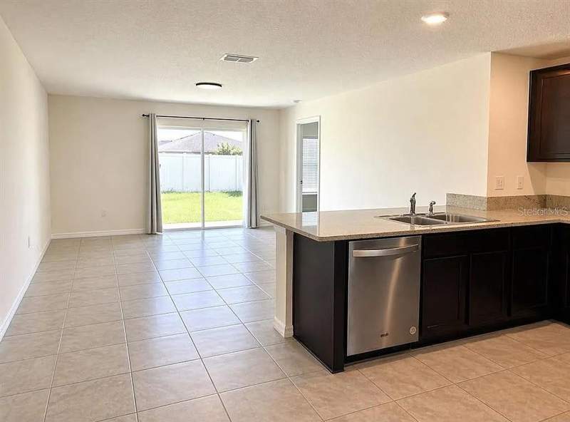 3 bedroom Single Family Residence at 16511 Mosaic Oar Drive, Dg Farms Ph 7A, Wimauma — photo 4