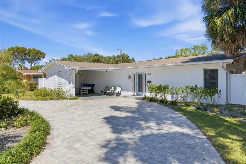 3 bedroom Single Family Residence at 4339 50th Avenue, Maximo Moorings, St Petersburg — photo 1