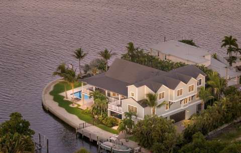 526 56Th Street, home for sale in Holmes Beach 34217