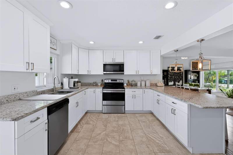 3 bedroom Single Family Residence at 615 Brookside Drive, Brookside Sub, Clearwater — photo 3