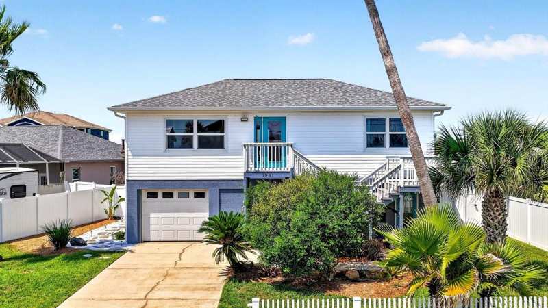 3 bedroom Single Family Residence at 1901 N Central Avenue, Sunrise Beach Sub, Flagler Beach — photo 1