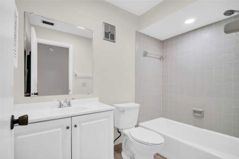 2765 Countryside Boulevard #104, Clearwater FL - photo 14 of 32