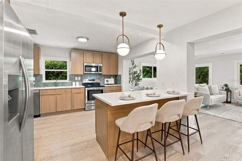 3 bedroom Single Family Residence at 11515 Imperial Grove Drive, Imperial Groves, Largo — photo 3
