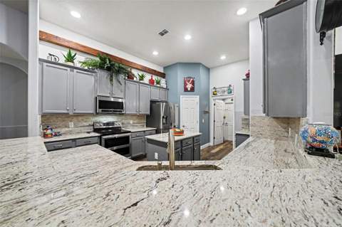 3105 Conrad Ct, Kissimmee FL - photo 10 of 31
