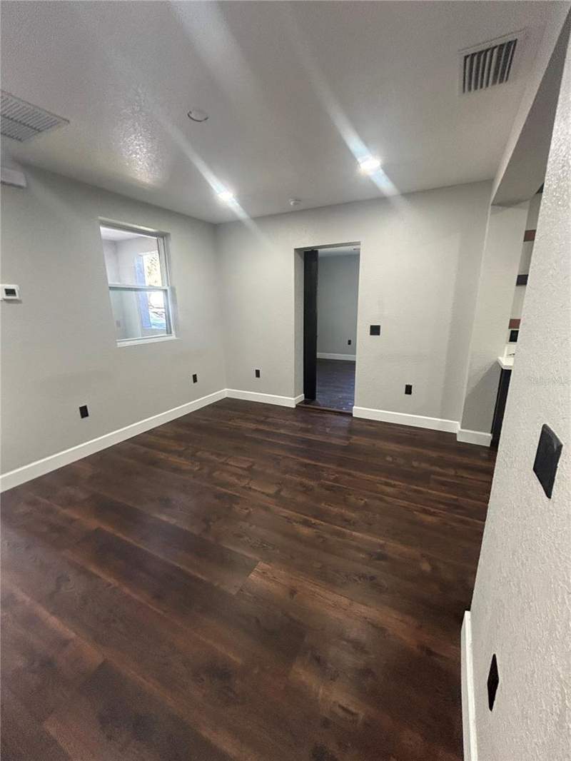 3 bedroom Single Family Residence at 1111 SE 6th Avenue, Cecil Heights, Gainesville — photo 3