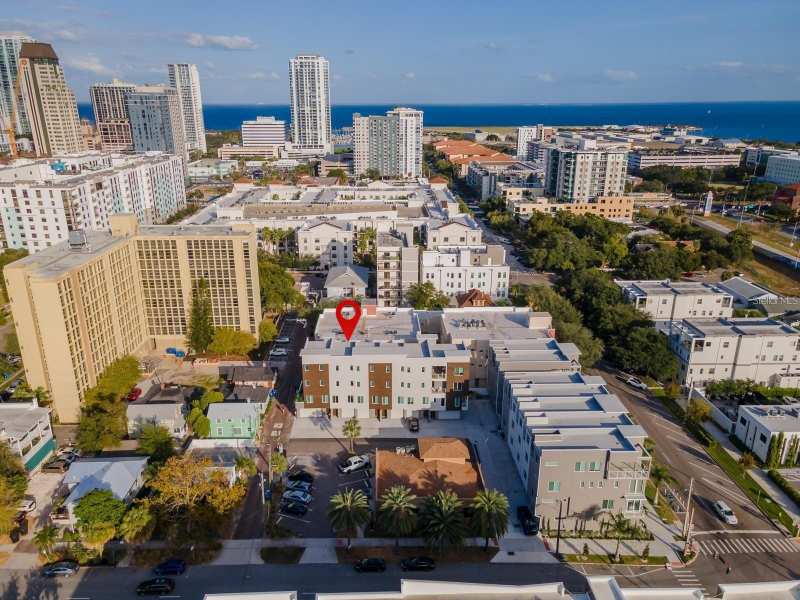2 bedroom Townhouse at 372 6th Street #12, Royal Twnhms, St Petersburg — photo 1