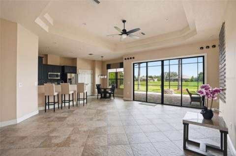 8987 Mississippi Run, Weeki Wachee FL - photo 10 of 65