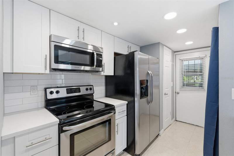 2 bedroom Townhouse at 6902 El Centro Court, Morganwoods Garden Hms Un 4, Tampa — photo 5