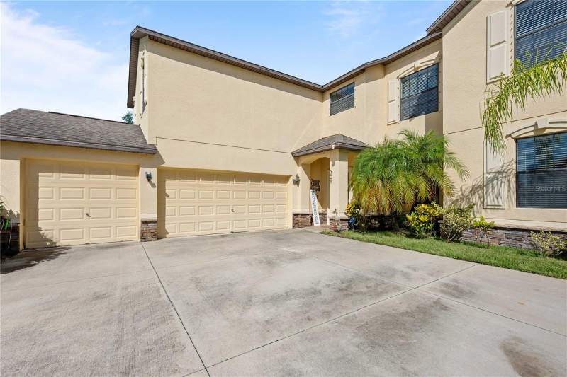 5 bedroom Single Family Residence at 5049 Ivory Stone Drive, Dg Farms Ph 2B, Wimauma — photo 5