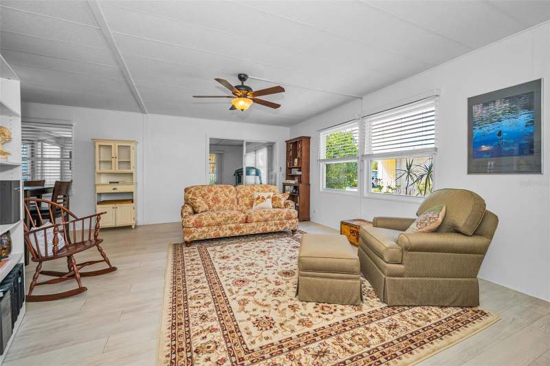 2 bedroom Mobile Home at 3230 Lanark Drive, Tanglewood Mobile Village, Holiday — photo 5
