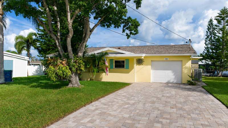 3 bedroom Single Family Residence at 318 Circle Drive, Baywood Village, Palm Harbor — photo 4