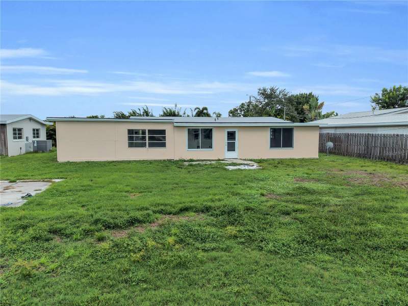 4 bedroom Single Family Residence at 214 W Grace Street, Punta Gorda, Punta Gorda — photo 3