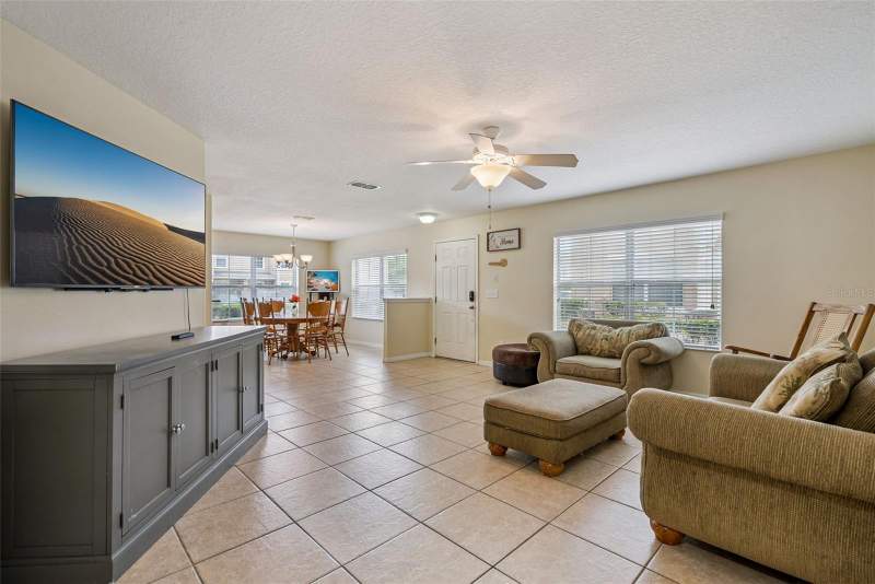 3 bedroom Townhouse at 450 Carina Circle, Amberlee Twnhms, Sanford — photo 2