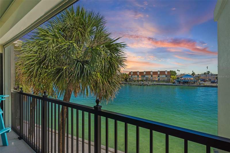 Lands End At Sunset Beach Condo
