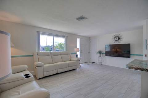 13625 Maria Drive, Hudson FL - photo 7 of 36