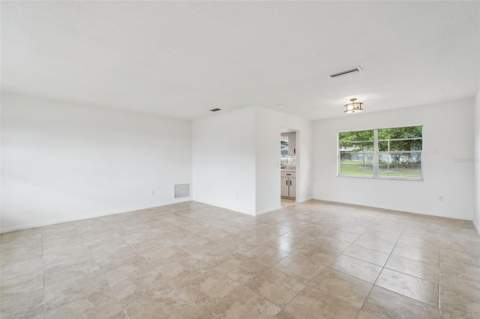 1679 E Apache Circle, Deltona FL - photo 7 of 30