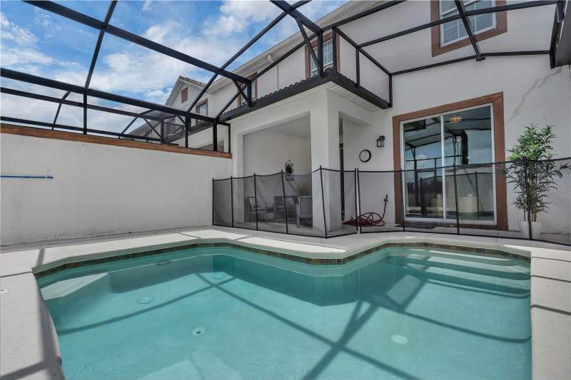 4 bedroom Townhouse at 9005 Stinger Drive, Stoneybrook South Ph J-2 & J-3, Davenport — photo 2
