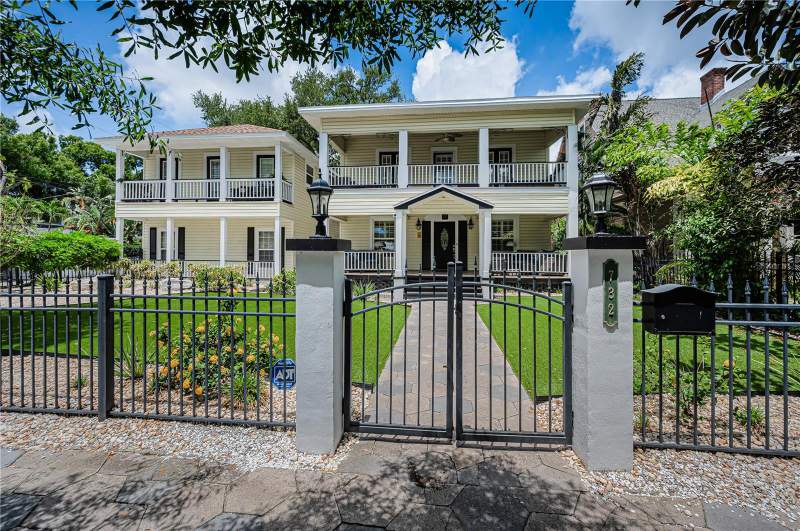 6 bedroom Single Family Residence at 732 NE Oak Street, Bay Shore Rev, St Petersburg — photo 3