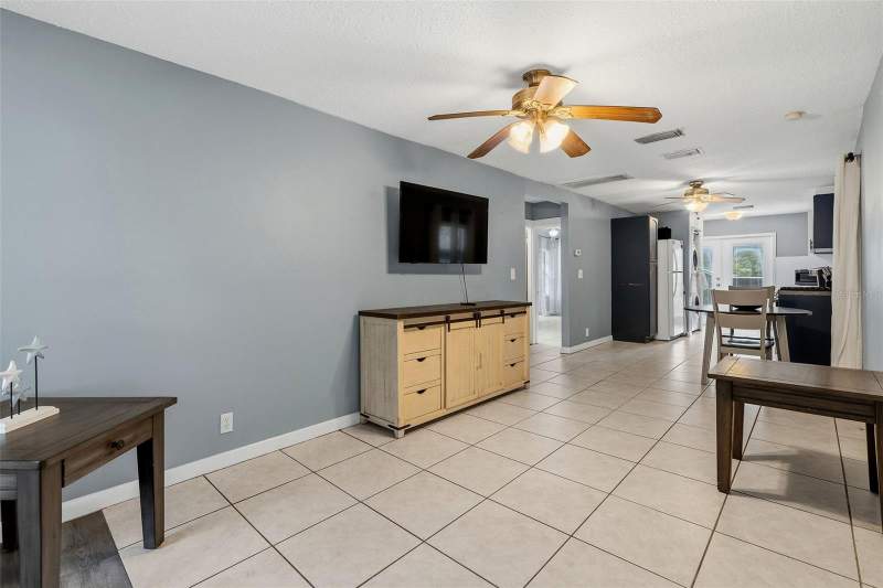 2 bedroom Single Family Residence at 1171 Highland Court, Cresent Lake Gardens, St Petersburg — photo 4