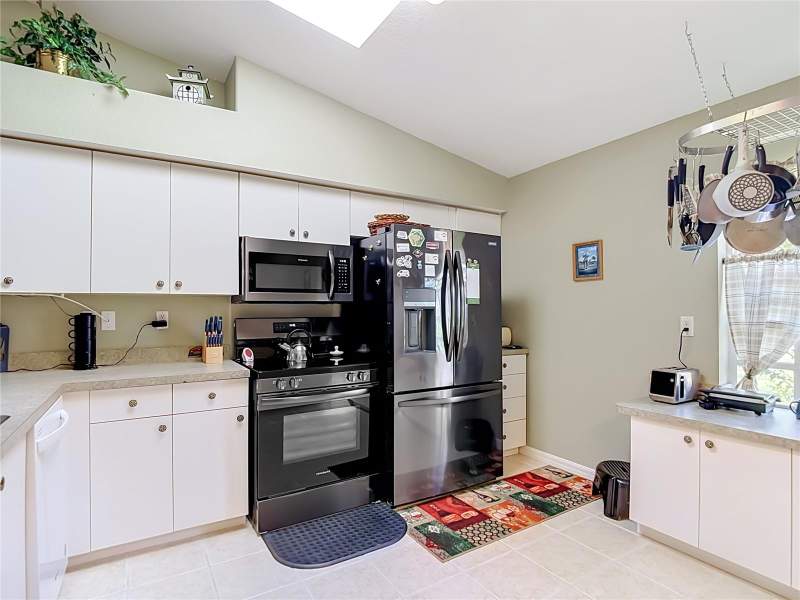 2 bedroom Villa at 13424 Norman Circle, Fairway Villas At Meadow Oaks, Hudson — photo 5