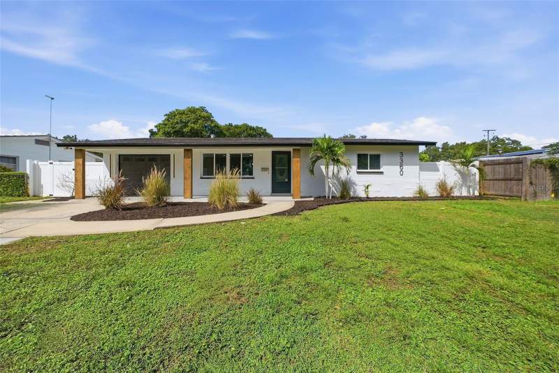 2 bedroom Single Family Residence at 3360 70 Street, Mayfair Manor Blk 1, S 50FT Of Lot 2 & N 25FT Of L, St Petersburg — photo 2