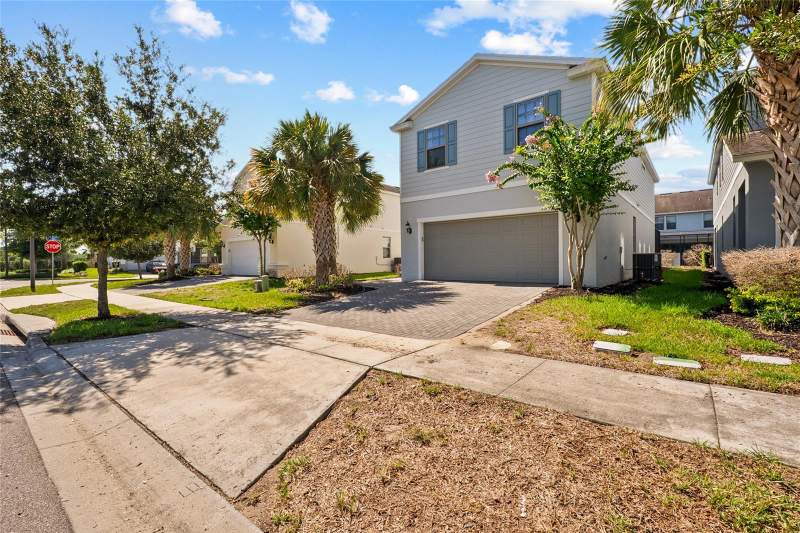 5 bedroom Single Family Residence at 8904 Prague Way, Windsor At Westside, Kissimmee — photo 3