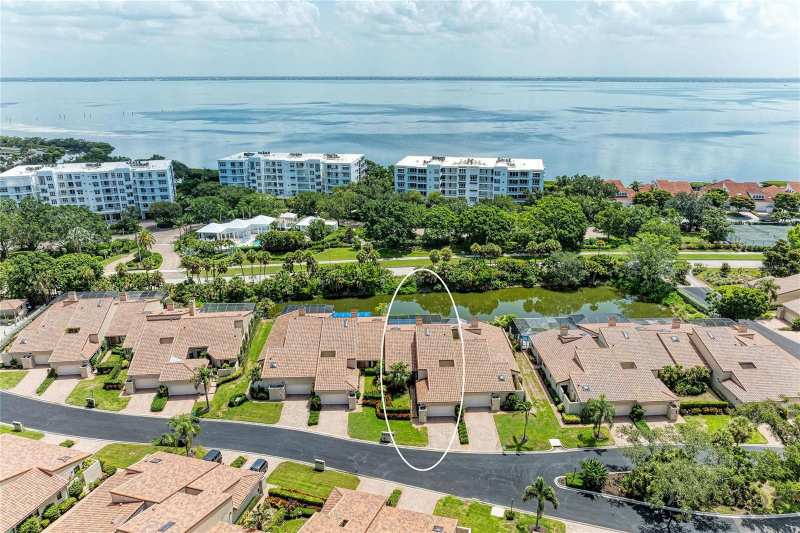 3 bedroom Villa at 2350 Harbour Oaks Drive, Harbour Oaks 2, Longboat Key — photo 1