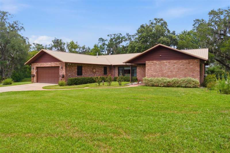 3 bedroom Single Family Residence at 38700 Lakeview Drive, Cathedral Arch Estates, Lady Lake — photo 2
