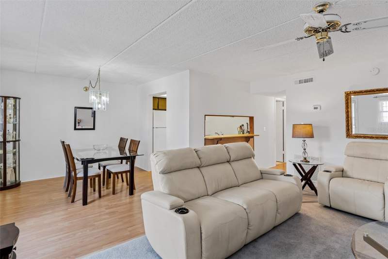 2 bedroom Condominium at 12760 Indian Rocks Road #546, New Atlantis Club Condo, Largo — photo 4