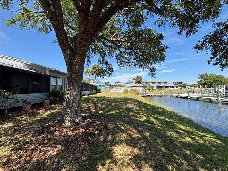 2 bedroom Condominium at 11014 W Cove Harbor Drive, Crystal River, Crystal River — photo 2