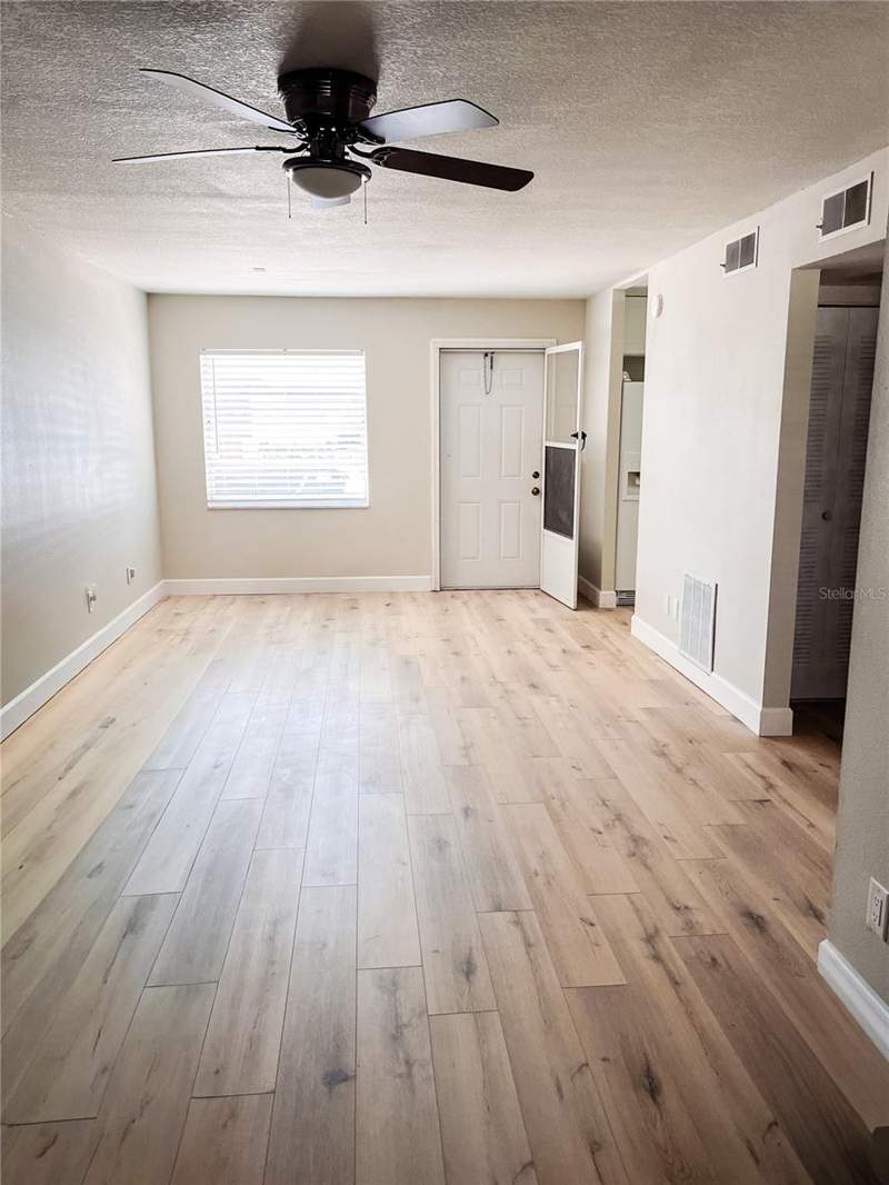 1 bedroom Villa at 24862 US Highway 19 #1602, Hill Crest Villas, Clearwater — photo 2