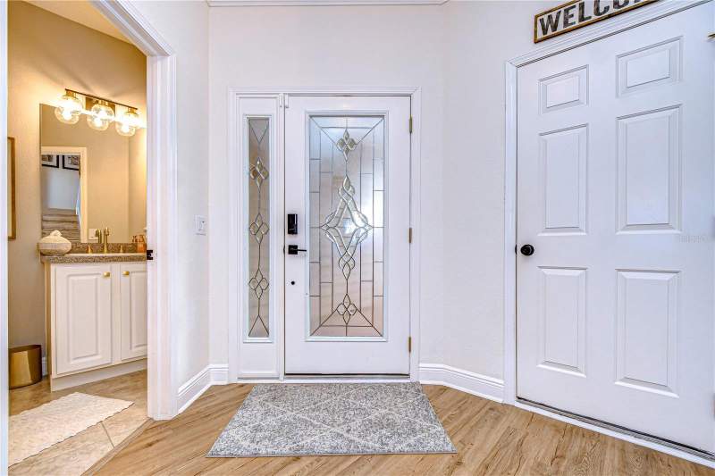 3 bedroom Townhouse at 208 Elm View Court, Lumsden Reserve Twnhms, Brandon — photo 4