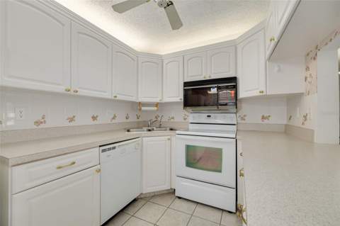 1882 Pine Ridge Way #C2, Palm Harbor FL - photo 13 of 28