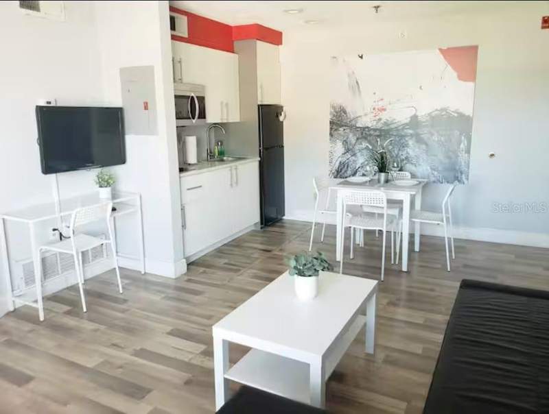 1 bedroom Condo - Hotel at 3100 Parkway Boulevard #421, Parkway Palms Resort Maingate Condo, Kissimmee — photo 5