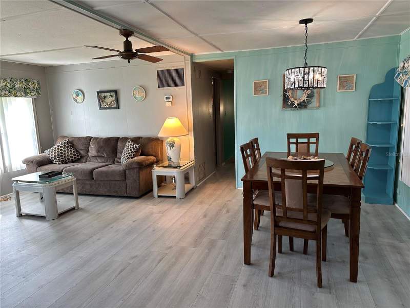 2 bedroom Mobile Home at 1784 Midlothian Street, Tri-Par Estates, Sarasota — photo 4
