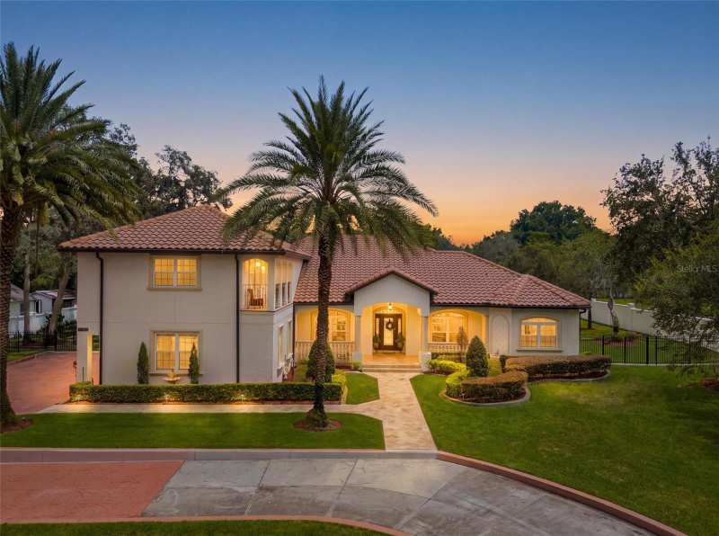 4 bedroom Single Family Residence at 4943 N Apopka Vineland Road, Orlando, Orlando — photo 1