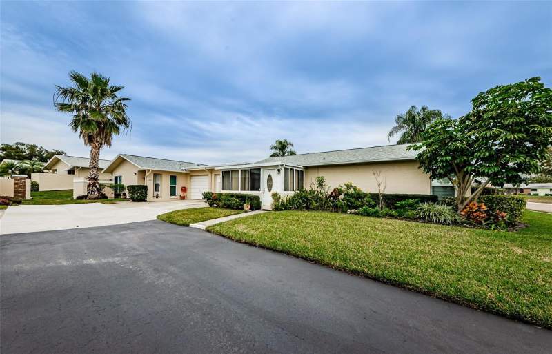 2 bedroom Villa at 2739 Sherbrooke Lane #B, Highland Lakes Condo, Palm Harbor — photo 2