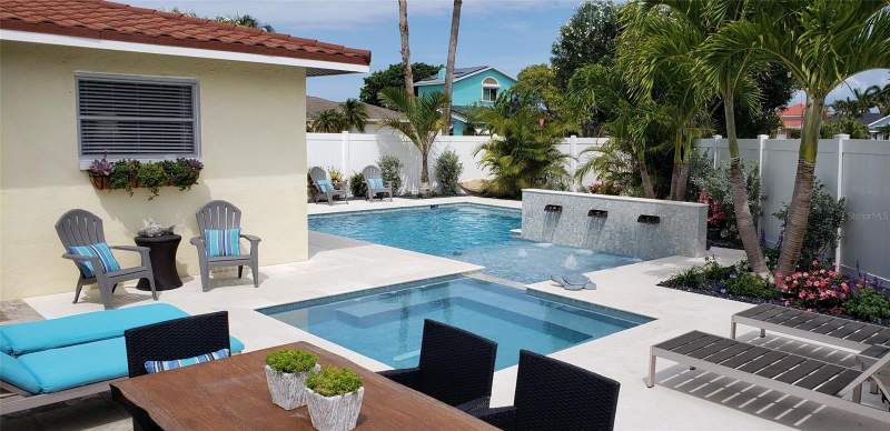 3 bedroom Single Family Residence at 430 173rd Avenue, North Redington Beach Sec C, North Redington Beach — photo 2