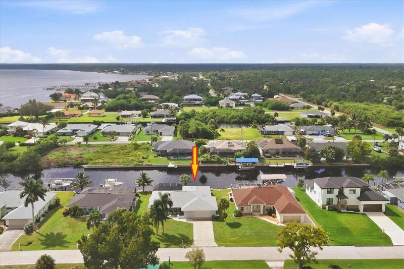3 bedroom Single Family Residence at 12403 Minot Avenue, Port Charlotte Sec 060, Port Charlotte — photo 4