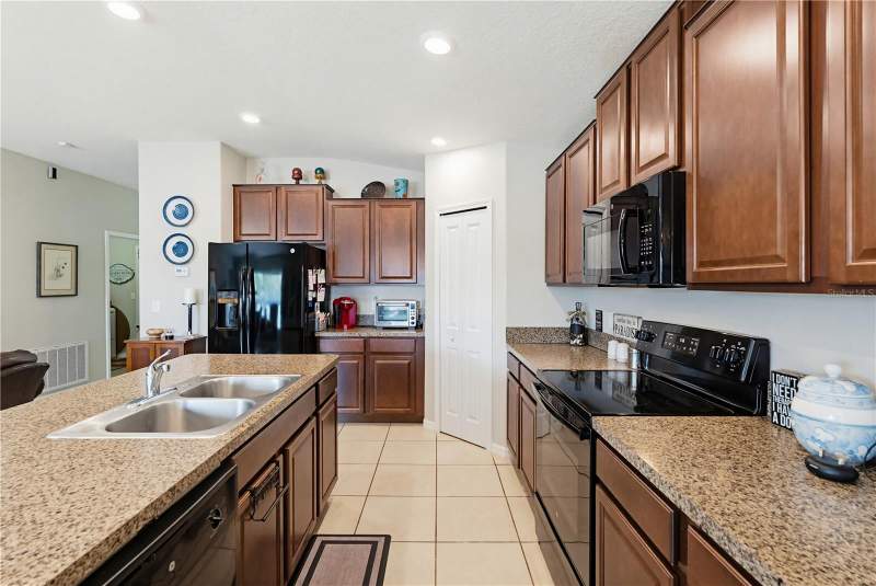 4 bedroom Single Family Residence at 2202 4th Street, Riverbend West Ph 1, Ruskin — photo 5