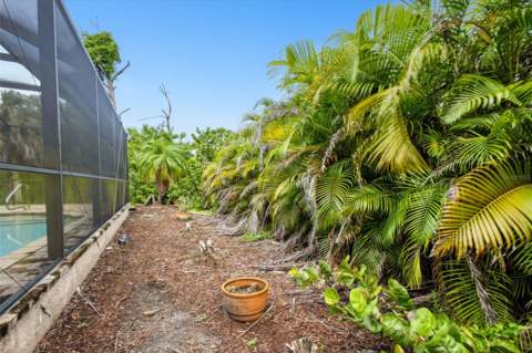 142 Yellow Pine Drive, Rotonda West FL - photo 16 of 33