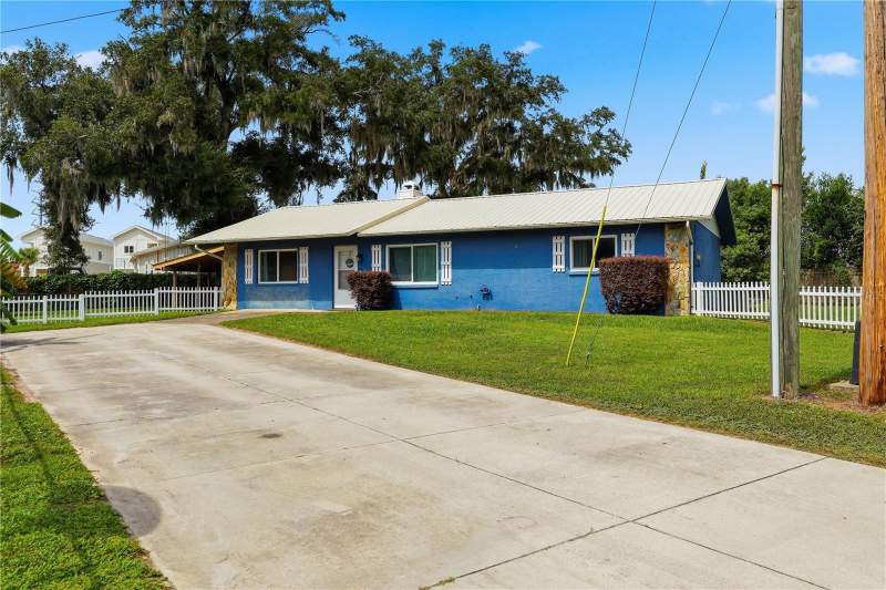 3 bedroom Single Family Residence at 37235 Hannah Lane, Zephyrhills Colony Co Land, Zephyrhills — photo 2